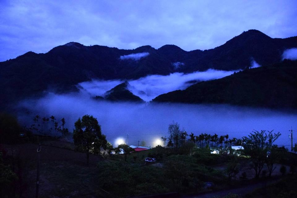 Walk Cloud Bed And Breakfast Meishan Exterior foto